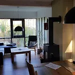 Moderne- Niveauvoll Eingerichtete By Interhome